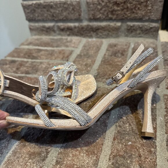 Badgley Mischka Womens Effie Strappy Bow Stiletto Heel Sandal in Soft  Gold Sz 6 - Picture 9 of 15